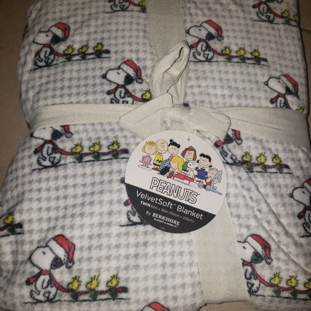 Peanuts Twin Throw Blanket